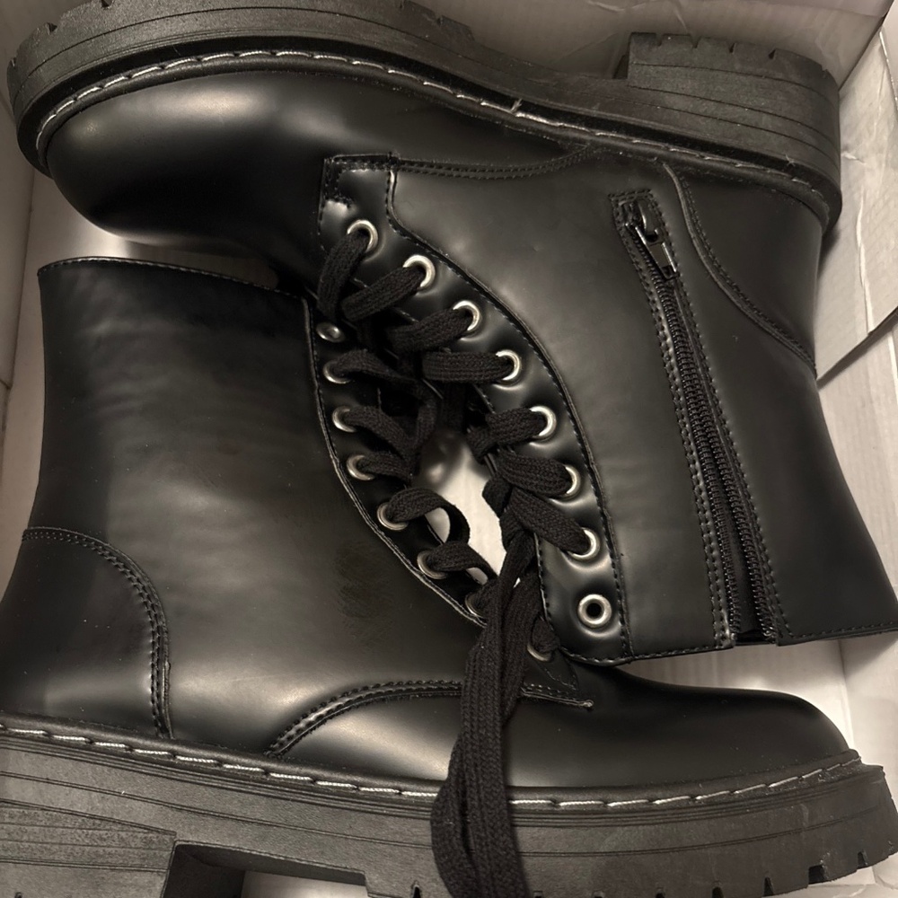 BLK LEATHER BOOTS